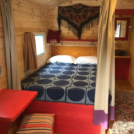 Agriturismo La Rovere - I Carrozzoni Gitani Коссано-Бельбо Экстерьер фото